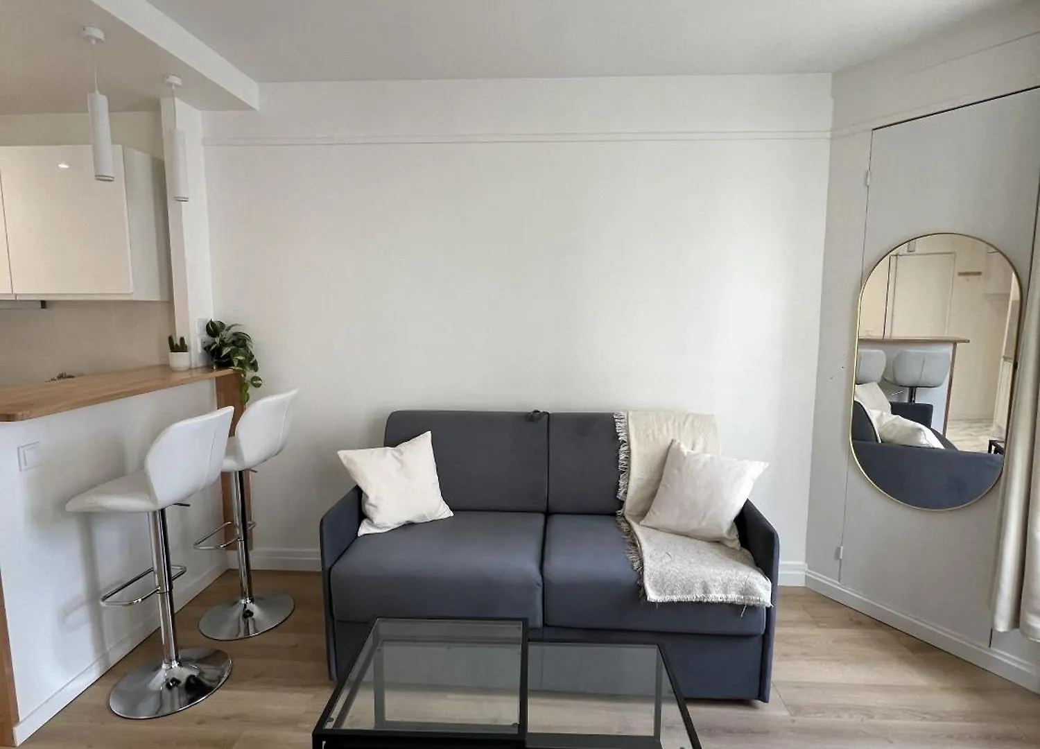 Stylish Apartment In Paris